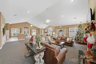 831B Wynnshire Dr, Hickory, NC 28601 - Photo 33