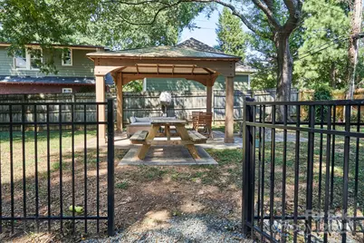 217 Circle Avenue, Charlotte, NC 28207 - Photo 3