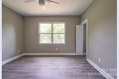 217 Circle Avenue, Charlotte, NC 28207 - Photo 25