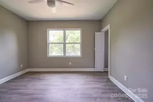 217 Circle Ave, Charlotte, NC 28207 - Photo 25