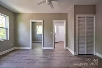 217 Circle Avenue, Charlotte, NC 28207 - Photo 9