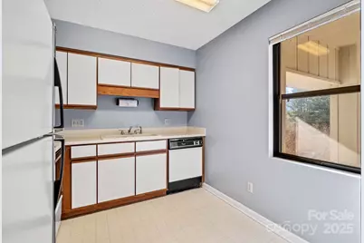 2604 Vineyard Boulevard, Asheville, NC 28805 - Photo 7