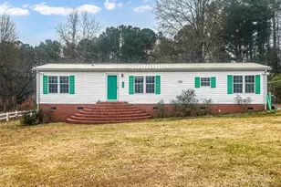 205 W Haywood Ln, Mount Gilead, NC 27306 - Photo 1