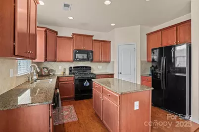 12421 Dove Meadow Drive, Charlotte, NC 28278 - Photo 15