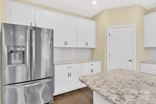 3005 Striped Maple Ct, Charlotte, NC 28215 - Photo 5