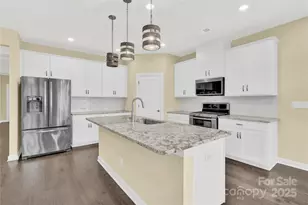 3005 Striped Maple Ct, Charlotte, NC 28215 - Photo 9