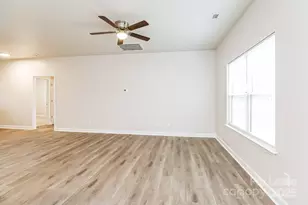 106 S Elm St, Gastonia, NC 28052 - Photo 3