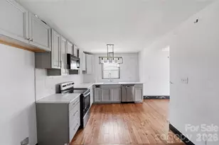 1424 Dean St, Charlotte, NC 28216 - Photo 3