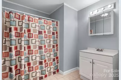 728 21st Street SW, Hickory, NC 28602 - Photo 21