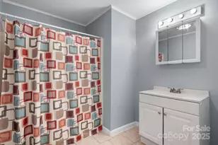 728 21st St SW, Hickory, NC 28602 - Photo 21