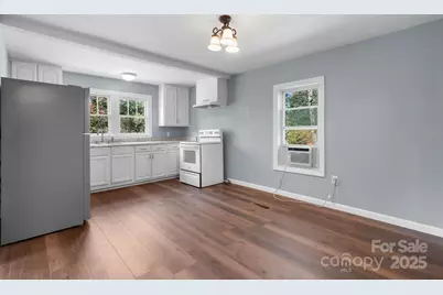 728 21st Street SW, Hickory, NC 28602 - Photo 11