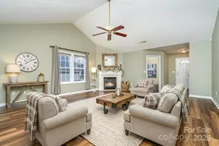 127 Elgin Ln, Mooresville, NC 28115 - Photo 5