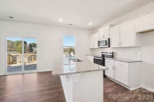 576 Country Oak Dr, Asheville, NC 28804 - Photo 9