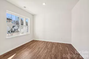 576 Country Oak Dr, Asheville, NC 28804 - Photo 15