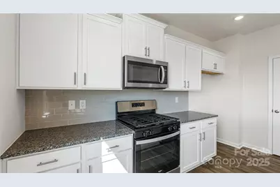 576 Country Oak Drive, Asheville, NC 28804 - Photo 5