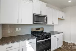 576 Country Oak Dr, Asheville, NC 28804 - Photo 5