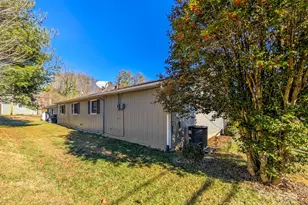 39 Hawthorne Ln, Burnsville, NC 28714 - Photo 33