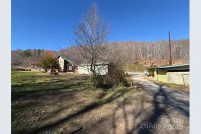 2843 Dellwood Road, Waynesville, NC 28786 - Photo 21
