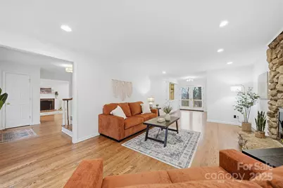 936 18th Avenue Drive NW, Hickory, NC 28601 - Photo 7