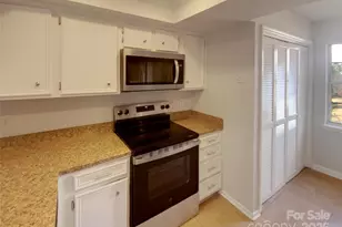 7825 Renaissance Ct, Charlotte, NC 28226 - Photo 13