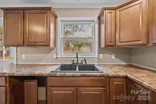 1158 Sunset Ct, Conover, NC 28613 - Photo 11