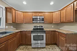 1158 Sunset Ct, Conover, NC 28613 - Photo 11