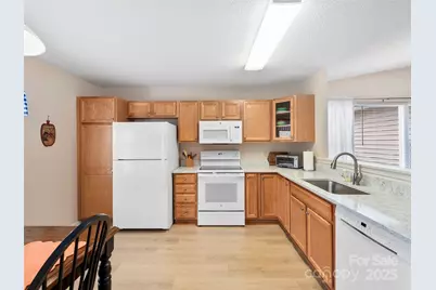 3901 Wood Duck Way, Hendersonville, NC 28792 - Photo 11