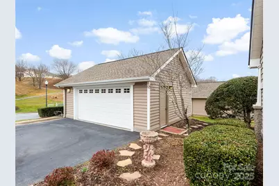 3901 Wood Duck Way, Hendersonville, NC 28792 - Photo 23