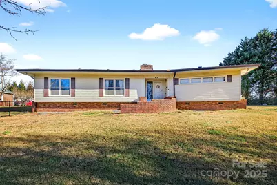 60 Greenwood Drive, Marion, NC 28752 - Photo 5