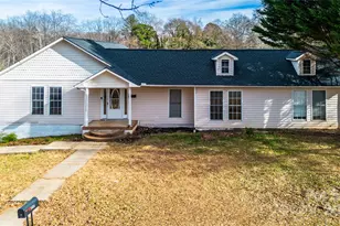 1604 4th St NE, Hickory, NC 28601 - Photo 1