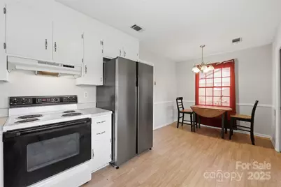 9901 Arbordale Avenue, Charlotte, NC 28215 - Photo 7