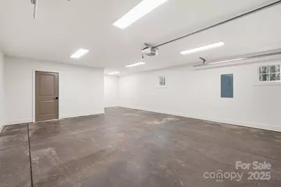 194 N Peace Haven Road, Winston Salem, NC 27104 - Photo 35