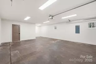 194 N Peace Haven Rd, Winston Salem, NC 27104 - Photo 35