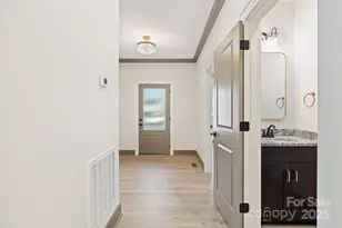 194 N Peace Haven Rd, Winston Salem, NC 27104 - Photo 9