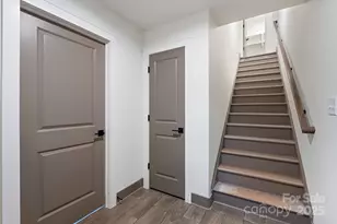 194 N Peace Haven Rd, Winston Salem, NC 27104 - Photo 33