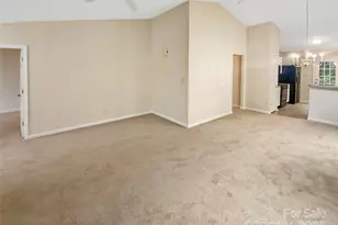 1214 Triece Ln, Charlotte, NC 28215 - Photo 3