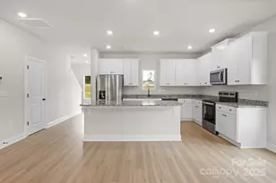 4140 Bolo Dr, Charlotte, NC 28215 - Photo 7