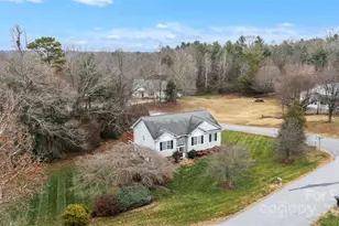 552 Meadowridge Dr, Taylorsville, NC 28681 - Photo 1