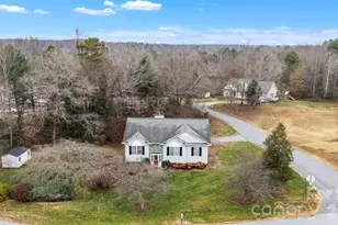 552 Meadowridge Dr, Taylorsville, NC 28681 - Photo 1