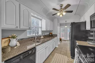 552 Meadowridge Dr, Taylorsville, NC 28681 - Photo 17