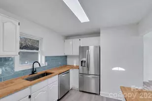 49 E Livingston St, Tryon, NC 28782 - Photo 3