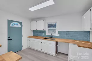 49 E Livingston St, Tryon, NC 28782 - Photo 5