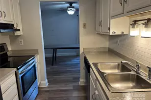 1201 Scaleybark Rd, Charlotte, NC 28209 - Photo 9