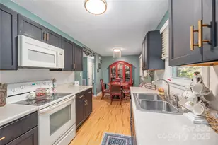 2746 Turnpike Rd, Horse Shoe, NC 28742 - Photo 11