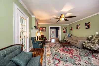 221 3rd Street NE, Hickory, NC 28601 - Photo 9