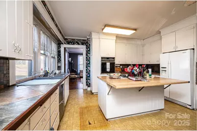 221 3rd Street NE, Hickory, NC 28601 - Photo 19