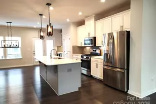 1538 Kee Ct, Charlotte, NC 28203 - Photo 5