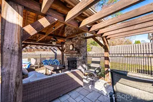 3911 13th St NE, Hickory, NC 28601 - Photo 11