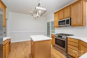 2615 Rolling Ridge Dr, Hickory, NC 28602 - Photo 11