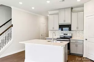 6122 Starview Ter, Charlotte, NC 28216 - Photo 5